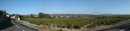  La plaine viticole et les falaises calcaires de la Serre  l'horizon ; depuis Tuchan
