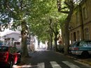 Rue principale de Rennes-les-Bains : la placette  valoriser devant la mairie