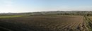 La plaine de Fanjeaux depuis la RD 119 et les collines arrondies  l'horizon