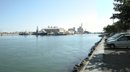 Le paysage portuaire de Port-la-Nouvelle : confrontation spectaculaire ville / port