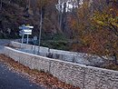 Muret en bton dvalorisant les paysages de la valle de l'Aiguette depuis la RD 84 ; ici au niveau de Counouzouls