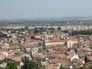 Bellegarde vue depuis la colline de la tour de Notre-Dame. La ville autrefois concentrée au pied du coteau s'est largement étendue dans la plaine.