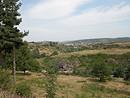 La valle de l'Allier et ses petites falaises de gneiss  l'amont de Langogne