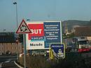 Les publicits et la cathdrale de Mende, vues depuis la RN 88