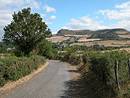 Petite route-promenade au pied du Truc de Saint-Bonnet