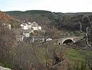 Le village d'Altier, accroch au bas des pentes de la valle