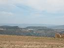 Vue depuis la can de l'Hospitalet sur Barre des Cvennes, avec la can Noire  gauche et le Causset au fond