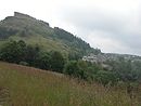 Barre-des-Cvennes vu de profil, en contrebas de la Can qui lui sert d'appui...