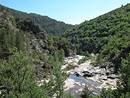 La valle du Tarn en enfilade dans les schistes, en amont de Cocurs
