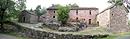 Un bel exemple d'architecture traditionnelle en granite : la ferme de Troubat, qui abrite l'comuse du Mont Lozre.