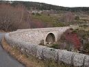 Pont de granite sur la RD 20 montant du Pont-de-Montvert vers le col de Finiels