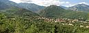 Vernet-les-Bains : la village perch et l'urbanisation rcente diffuse dans la basse valle du Cady