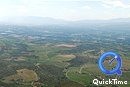  Le relief de terrasse aplanie couverte de vignes et entaille de nombreux ravins boiss ; ici depuis le belvdre de Fora Real