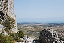 Point de vue sur la plaine d'Opoul-Prillos et l'tang de Salses-Leucate depuis les ruines du chteau d'Opoul