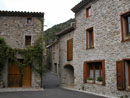 Maisons restaurées dans le village de Termes, dans les Corbières.