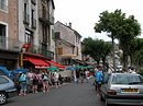 Les quais animés de Pont-de-Montvert en été